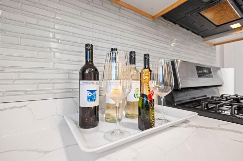 New Luxurious 5BD-2BA Duplex-FREE WINE-2CAR Parking